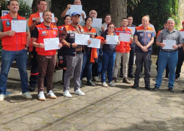 Profissionais de nove municípios em treinamento de drones com foco em segurança e privacidade