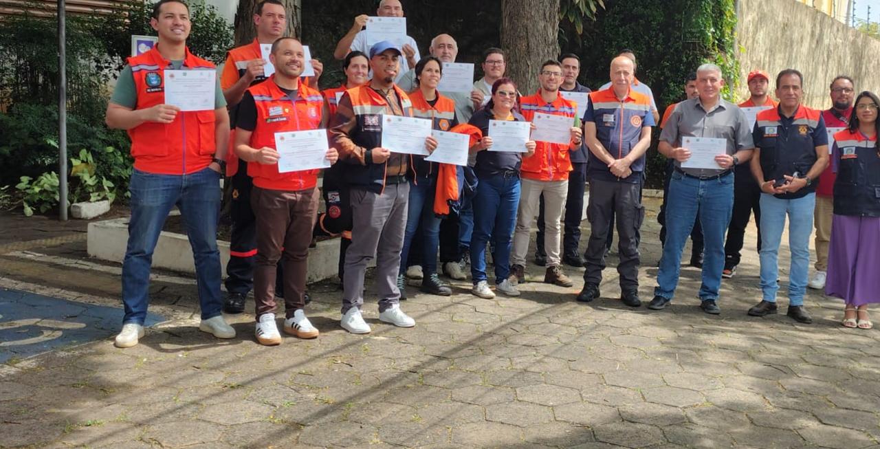 Profissionais de nove municípios em treinamento de drones com foco em segurança e privacidade