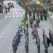 Equipes da Emdec organizando trânsito e orientando usuários no desfile