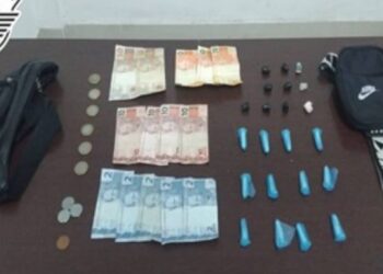 cocaína e dinheiro
