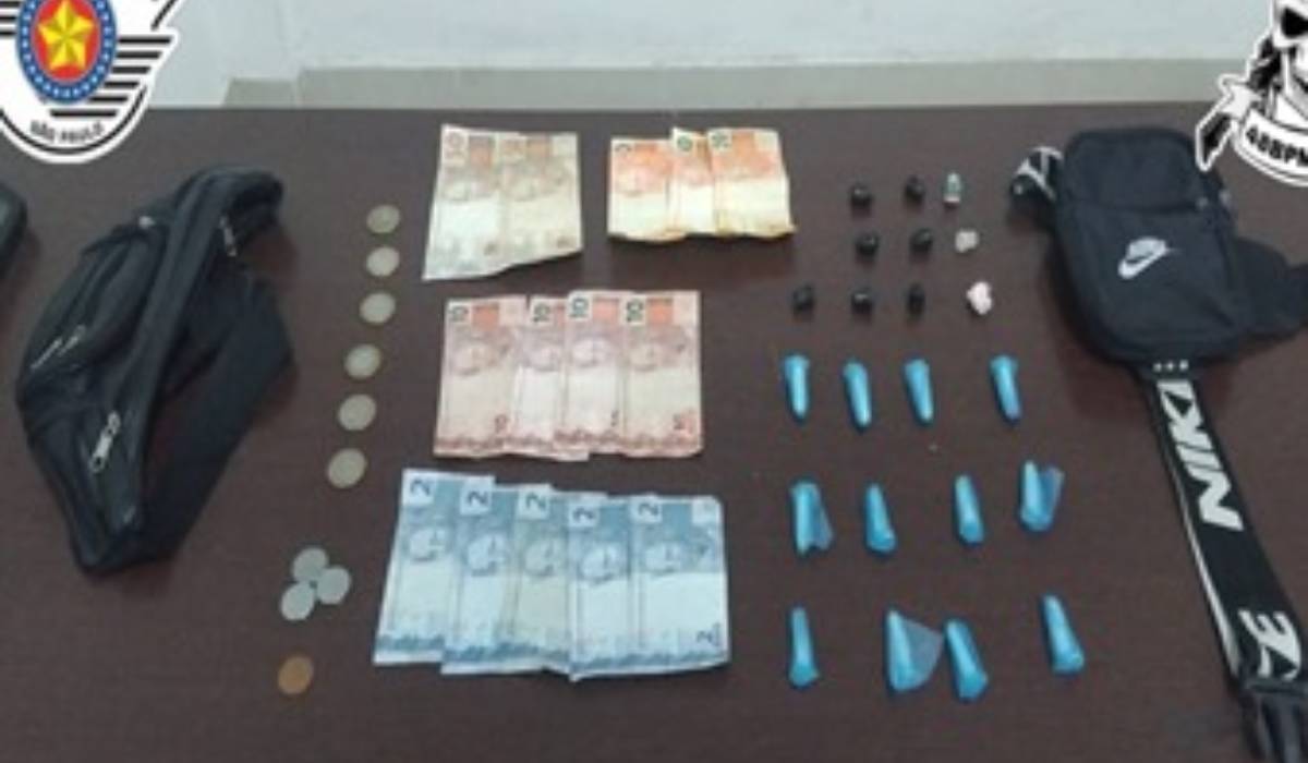 cocaína e dinheiro