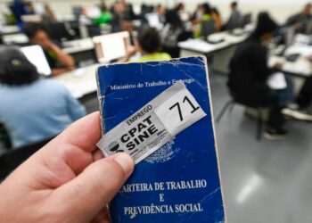 Setor de serviços liderando geração de empregos com saldo de 1.132 vagas