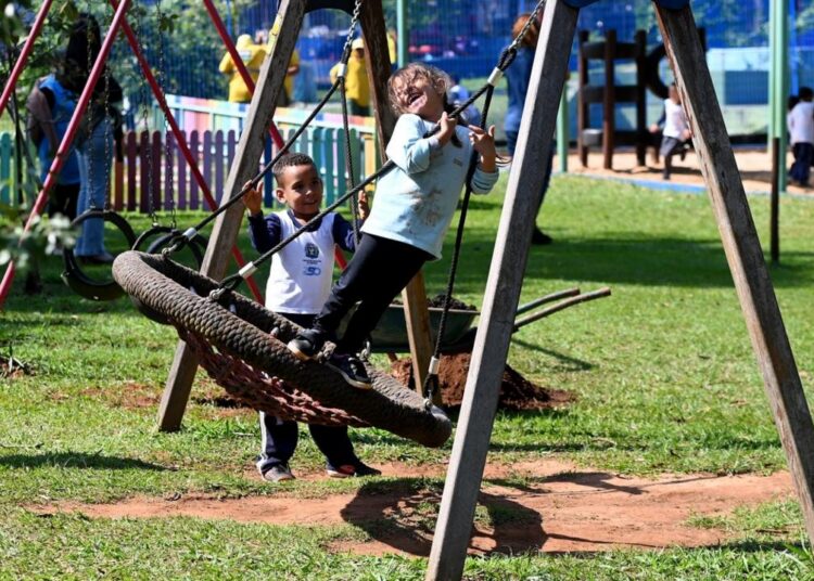 Alunos durante atividade no CEI Irmã Joana Kallajian na Vila Padre Anchieta