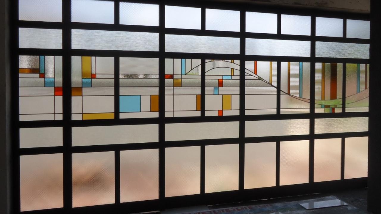 Exemplo de vitral e mostra no Galleria Shopping