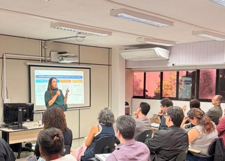 Curso reúne cerca de 30 servidores até sexta-feira, 4 de setembro
