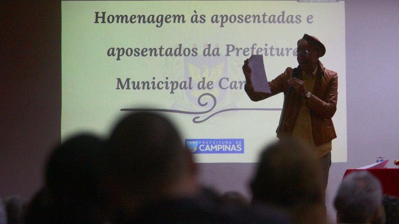 homenagem a servidores aposentados em evento da Prefeitura de Campinas