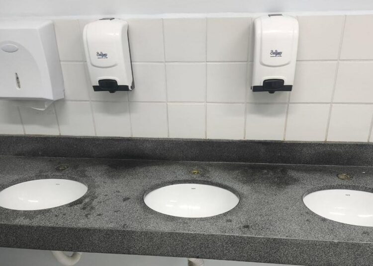 Custo médio estimado para reparo nos banheiros hospitalares