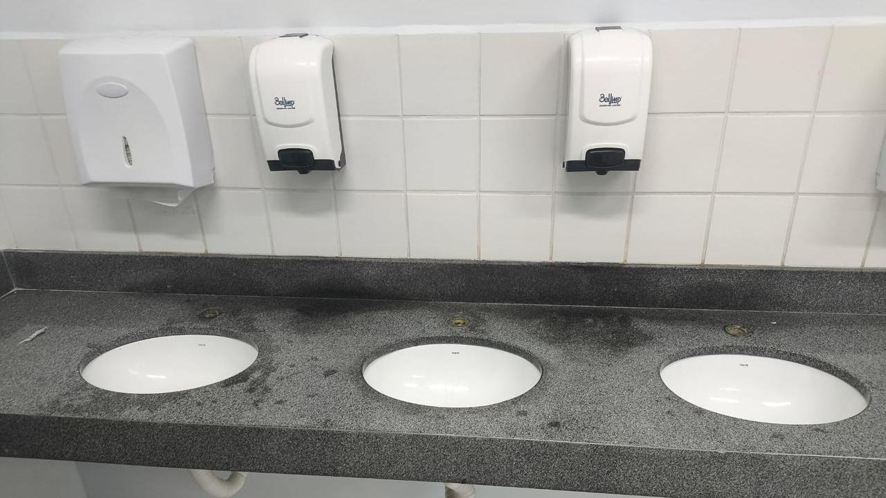 Custo médio estimado para reparo nos banheiros hospitalares
