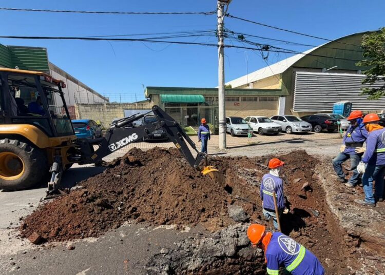 Nova boca de lobo no Santa Mônica amplia a drenagem; operação tapa-buraco no Padre Anchieta recupera vias