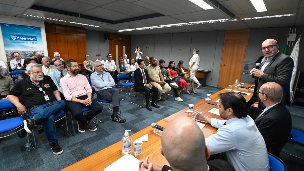 Prefeito destaca benefícios para transações imobiliárias com sistema digital unificado