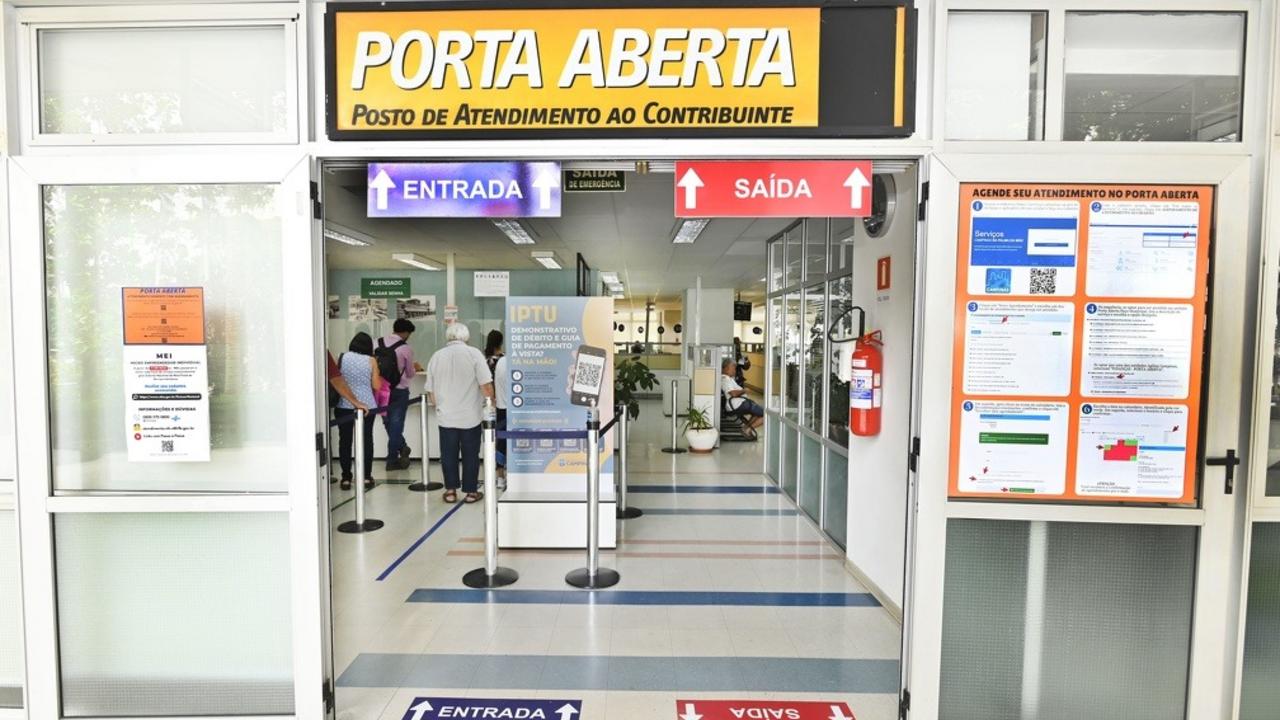 Contribuintes negociando débitos de IPTU conforme decisão judicial