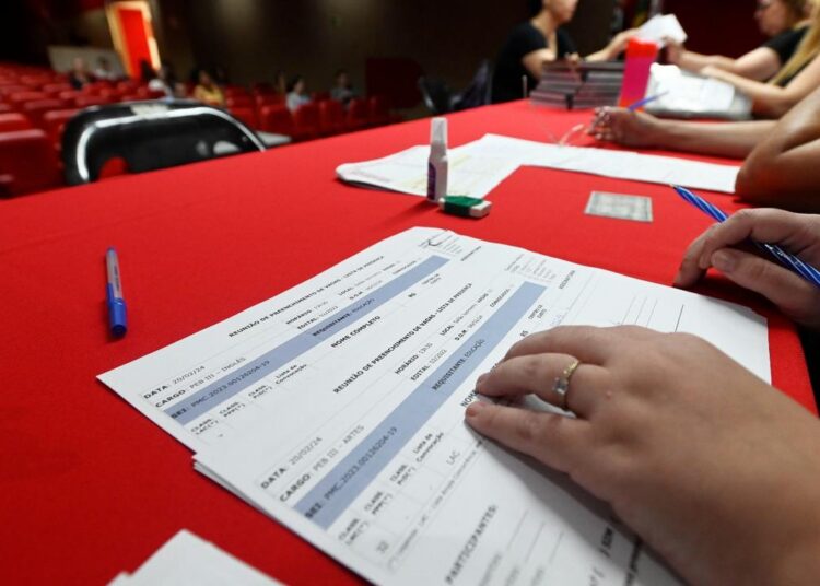 Profissionais têm 15 dias para enviar os documentos e tomar posse