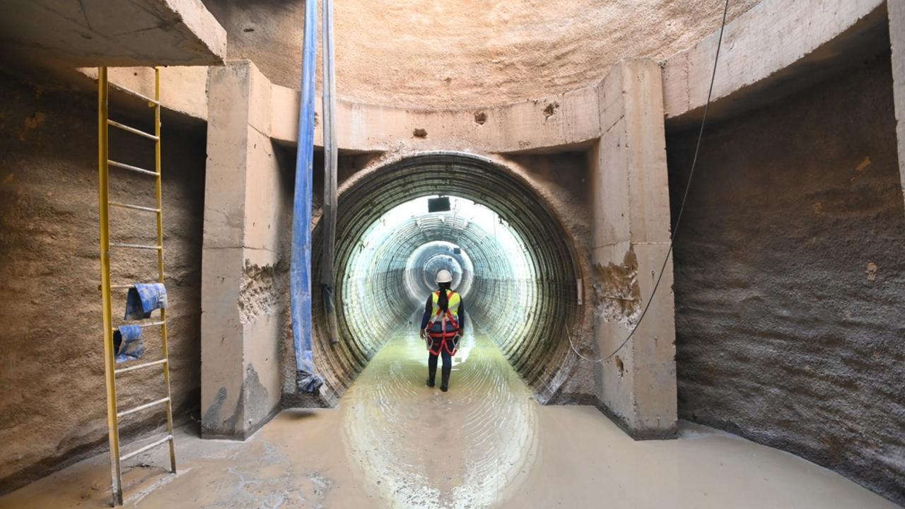 Obras no reservatório RP1 em andamento em área urbana