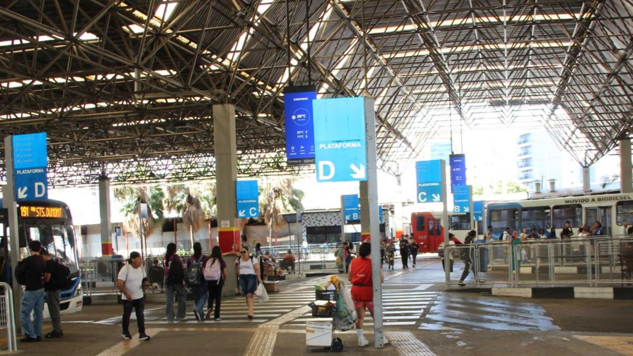 Alterações em embarque e desembarque no Terminal Central com agentes da Mobilidade Urbana