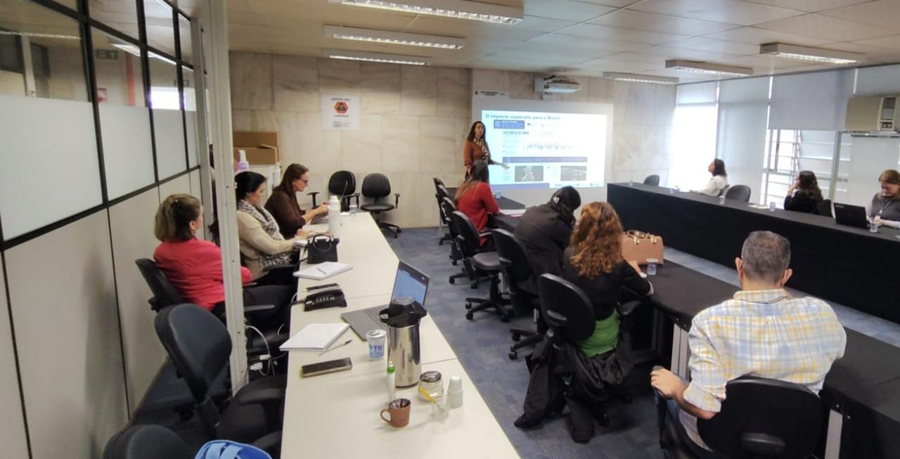 Reunião realizada na Sala de Resiliência do Paço Municipal