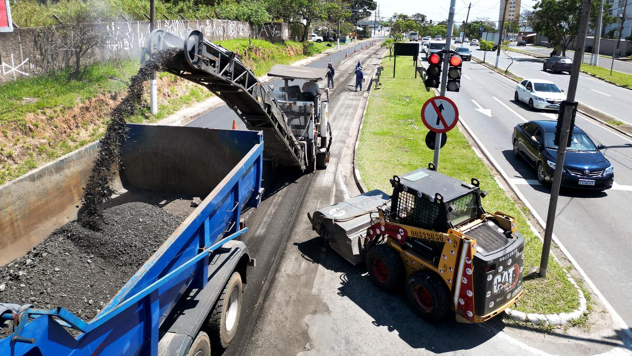 Recapeamento em trecho de 1,5 km da via marginal da avenida Engenheiro Antônio Francisco de Paula Souza