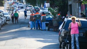Prefeitura orienta moradores do Beco do Mokarzel sobre risco do Rio Atibaia