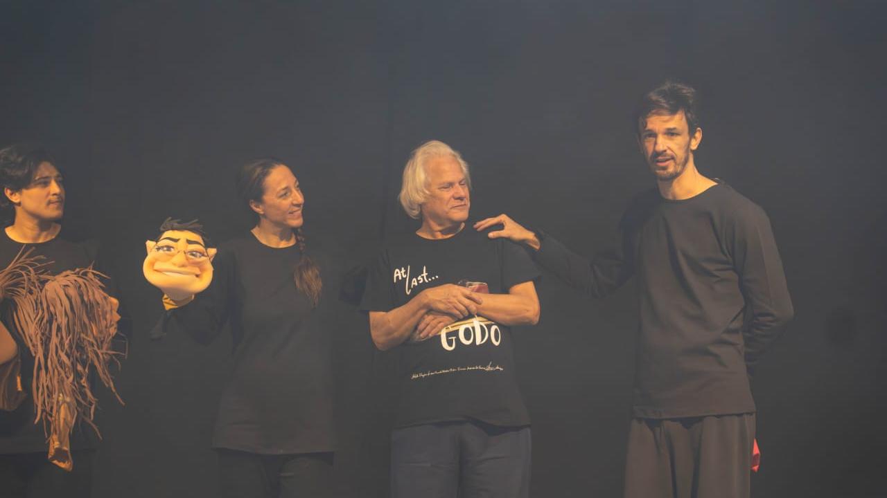 Jésus Sêda explica processo criativo dos bonecos para público