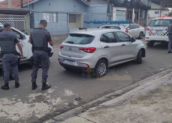 Carro furtado é recuperado após perseguição em Hortolândia