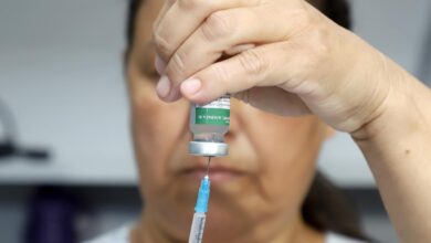 Vacina protegendo contra gripes A H1N1, H3N2 e B