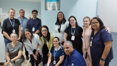 Equipe do Mário Gattinho homenageando pediatra Lucas dos Santos Machado