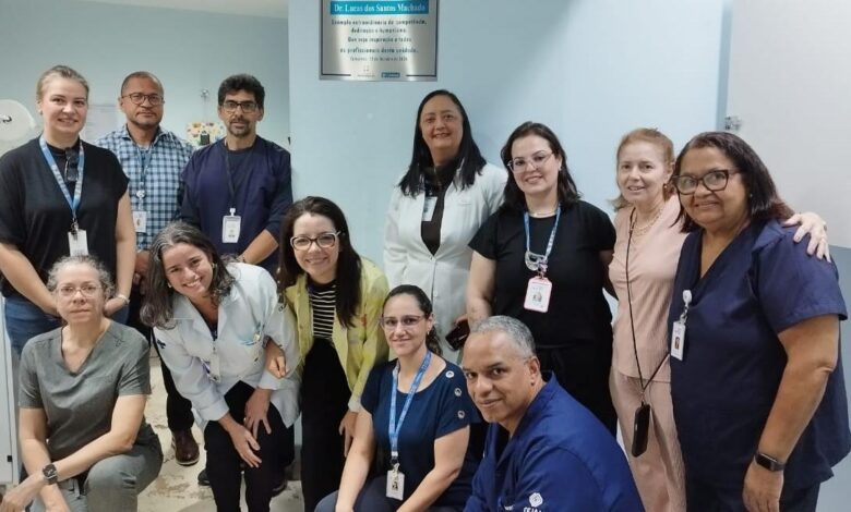 Equipe do Mário Gattinho homenageando pediatra Lucas dos Santos Machado