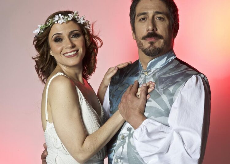 Espetáculo Amantes do Teatro combina humor, reflexão e clássicos da dramaturgia em três sessões