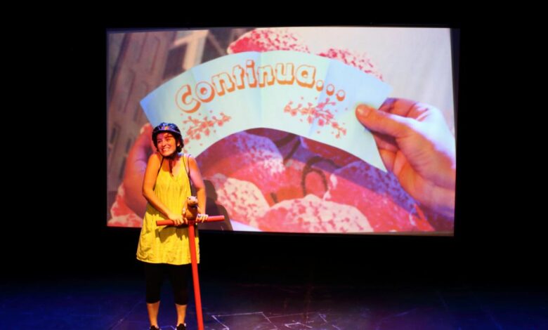 Apresentação teatral que destaca integração com a natureza e espaço urbano por meio de imaginação e poesia