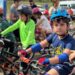 Crianças e adolescentes entre 4 e 12 anos de idade participando do GPzinho de Ciclismo no Espaço Afrânio Ferreira Júnior