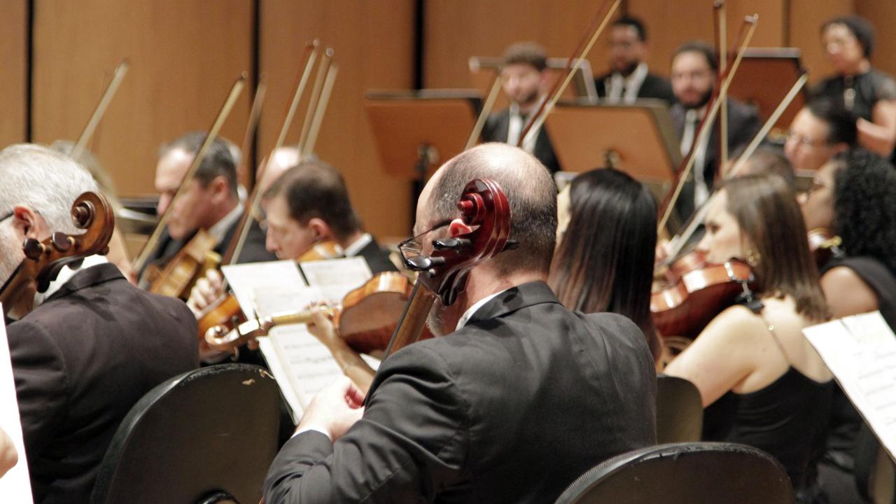 Trajetória marcada pela difusão da música de concerto e valorização de artistas