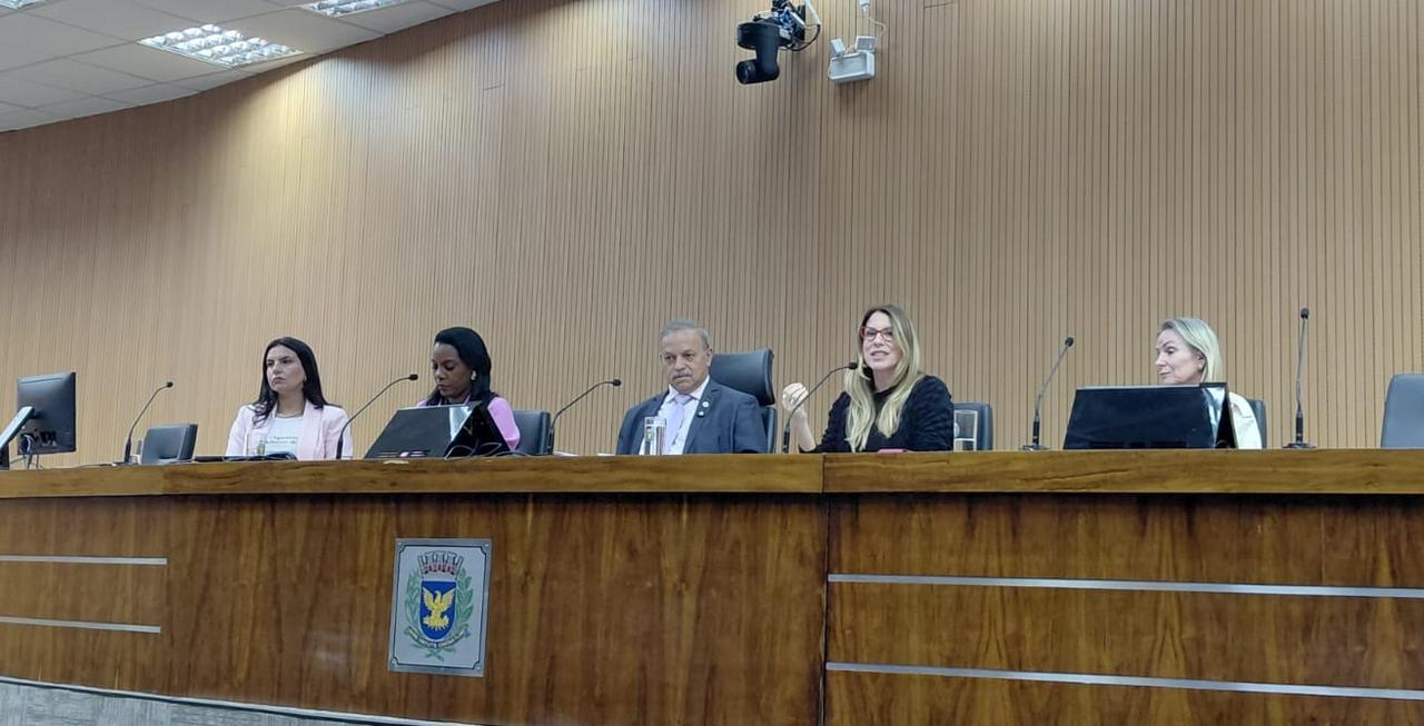 Agenda do evento com informações para qualidade de vida na transição do climatério