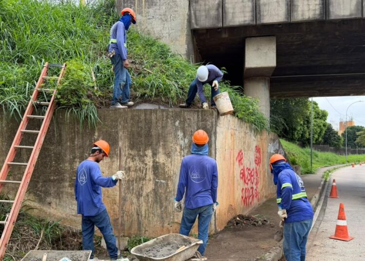 Manutenção de encosta próximo ao BRT Campo Grande e pavimentação na rua Caminho da Divisa