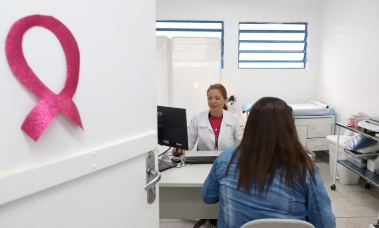atividades e terapias como acupuntura, sessão de maquiagem e spa dos pés para o bem-estar das pacientes