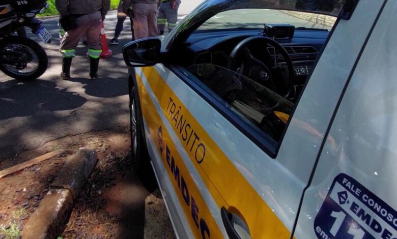 bloqueio e obras na avenida Princesa D’Oeste no Jardim Proença