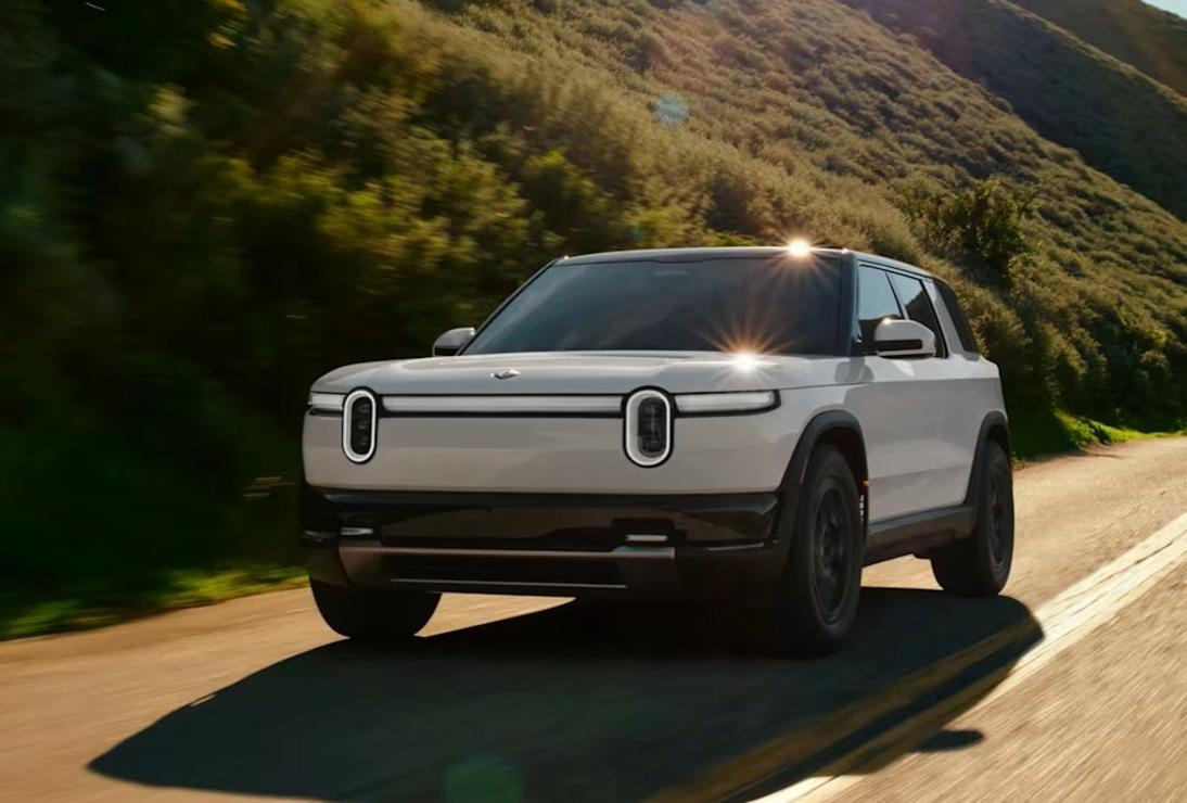 Rivian R2 em recall por falha na bateria