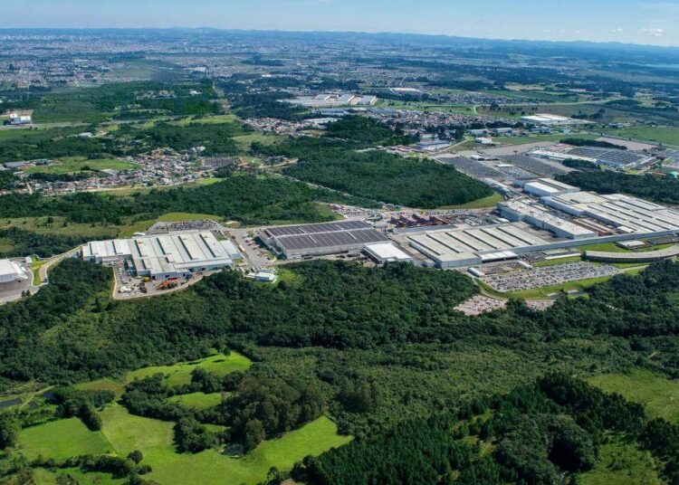 Linha de montagem da Renault Geely em São José dos Pinhais