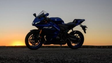 Yamaha R7 de 70 anos em destaque