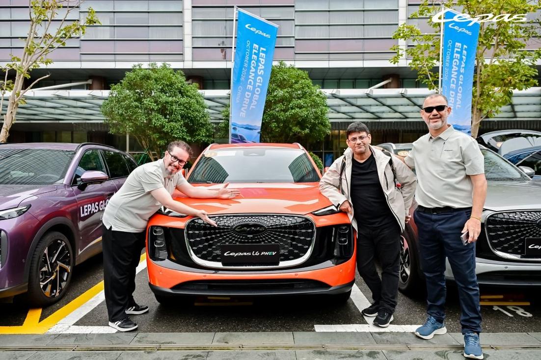 Lepas L6 PHEV em teste na China.