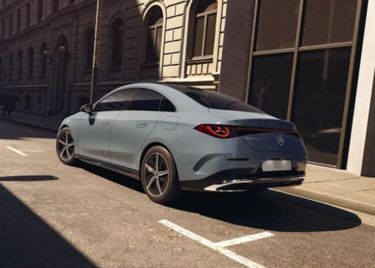 CLA 200 AMG Line da Mercedes-Benz em pré-venda