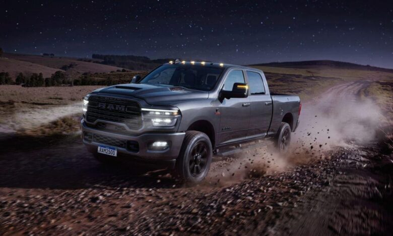 Ram 2500 Laramie Night Edition com motor Cummins