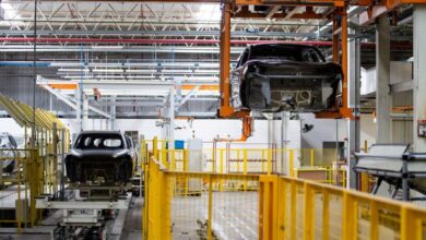 Robôs da Nissan em operação