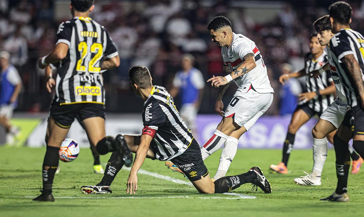 São Paulo e Santos em confronto