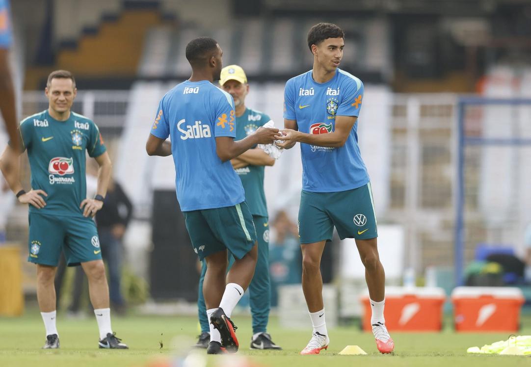 Jogadores da Seleção Brasileira em treino