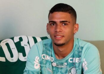 Arthur em ação pelo Palmeiras
