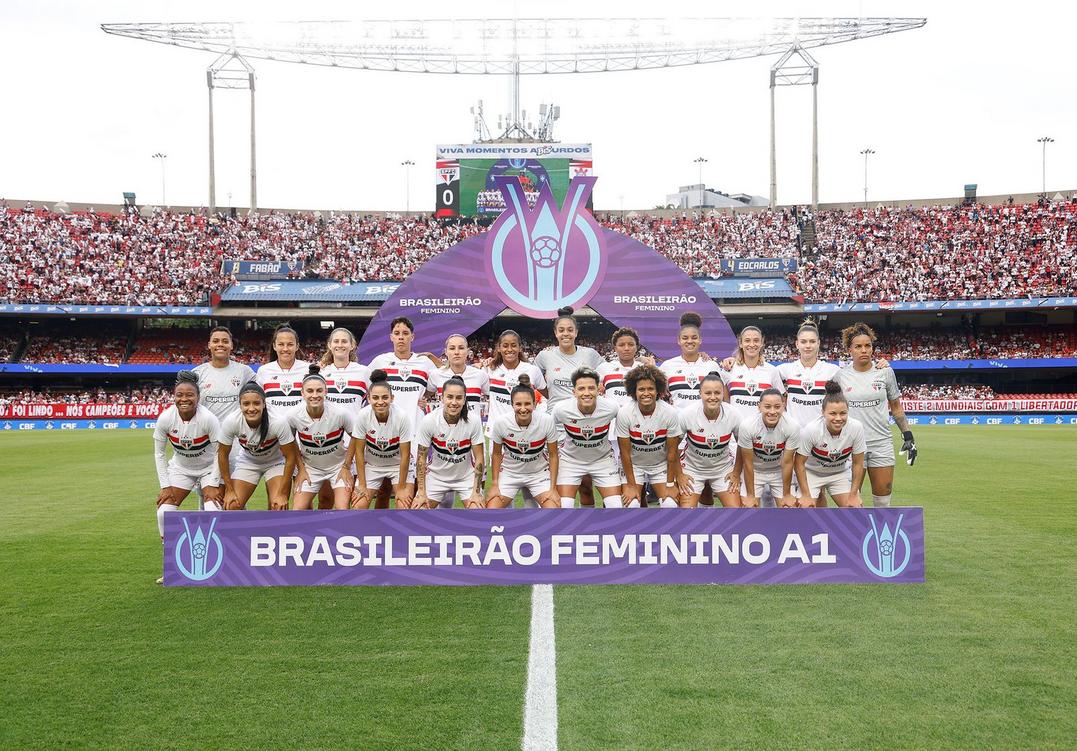 Torcedores do São Paulo em jogo histórico