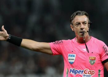 Arbítro Raphael Claus durante a Copa do Mundo
