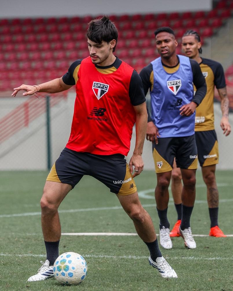 São Paulo treinando para o jogo contra o Cruzeiro