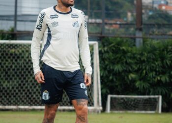 Neymar treinando no Santos FC