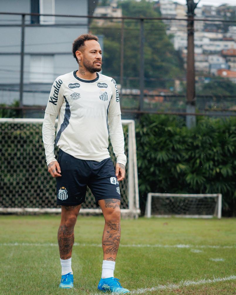 Neymar treinando no Santos FC