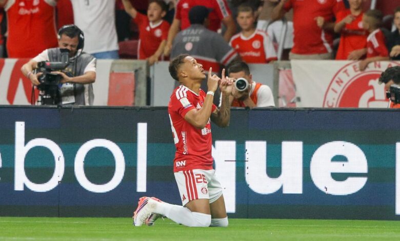 Jogo entre Corinthians e Internacional